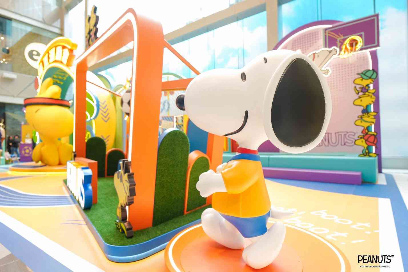 尖沙咀好去處︱The ONE 巨型Woodstock 、Snoopy運動會打卡＋期間限定店新品推介