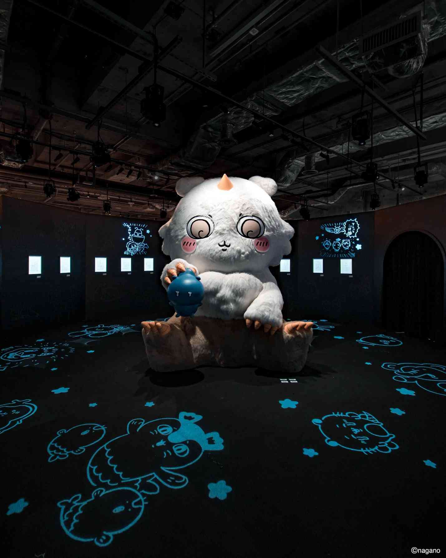 CHIIKAWA ARTIVERSE特展︱⽑量暴增造型CHIIKAWA超治癒＋ 音樂應援派對＋巨型迴旋木馬＋130幅原畫展