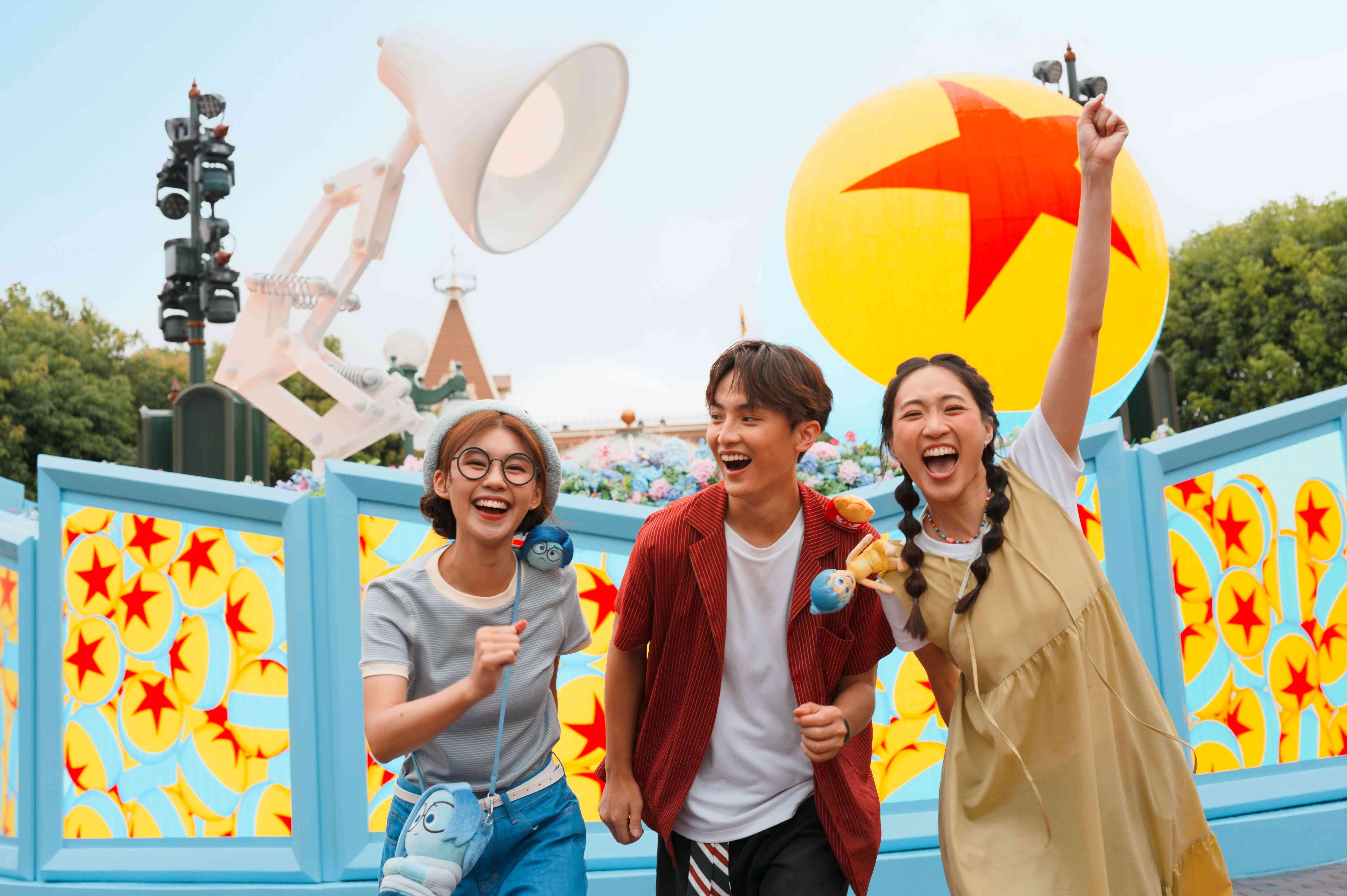 香港迪士尼樂園優惠|暑假4pm後入園門票$480大小同價+全新星空匯演+暢玩Pixar Summer Fest懶人包 香港迪士尼樂園優惠|暑假4pm後入園門票$480大小同價+全新星空匯演+暢玩Pixar Summer Fest懶人包