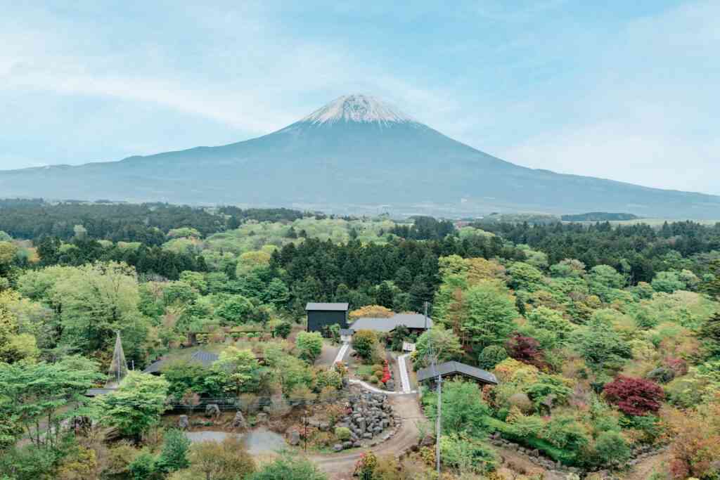富士山放題！$4,860起包起獨立屋：絕景風呂＋室內圍爐裏BBQ＋2025年9月新開業！最平人均$770