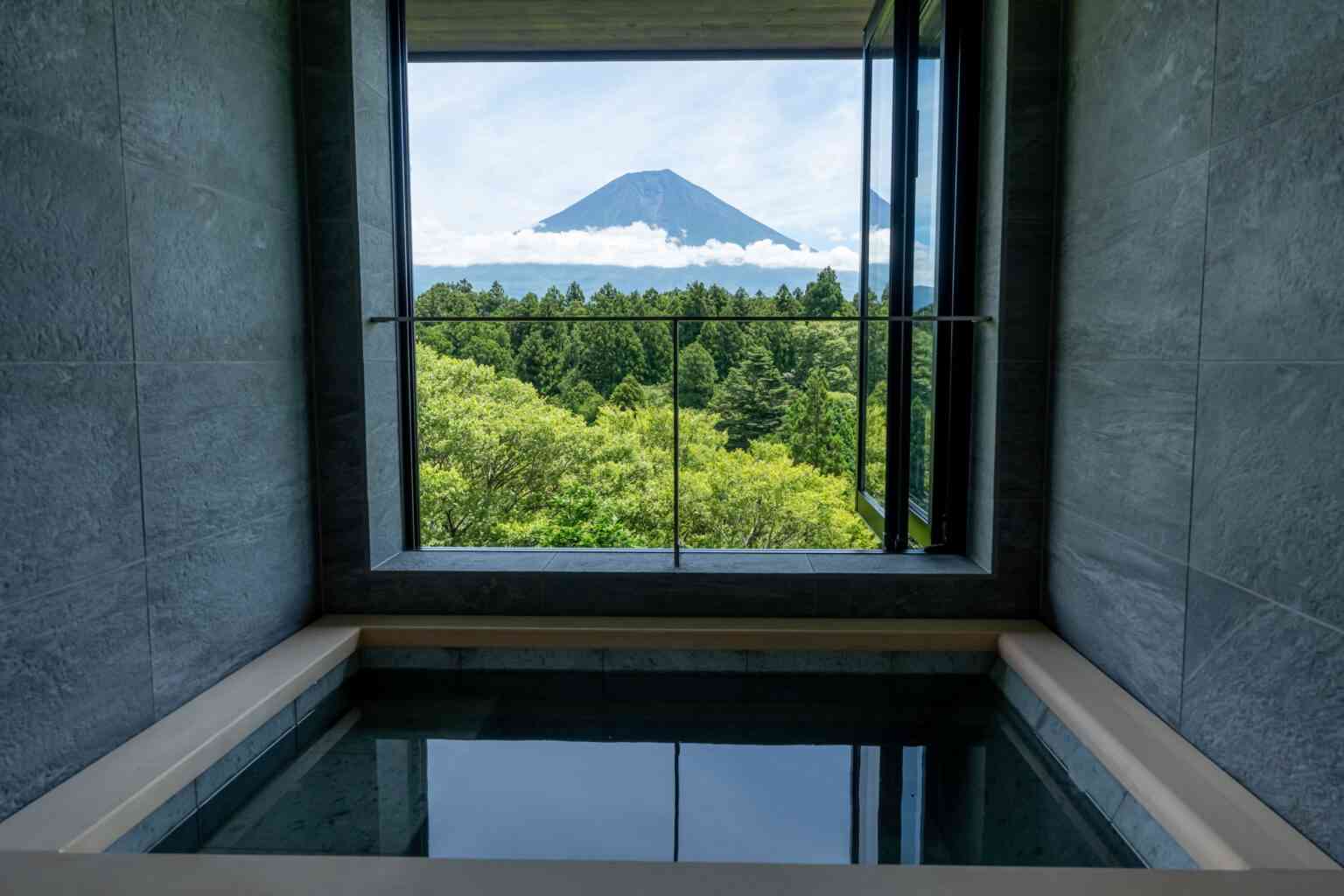 富士山放題！$4,860起包起獨立屋：絕景風呂＋室內圍爐裏BBQ＋2025年9月新開業！最平人均$770