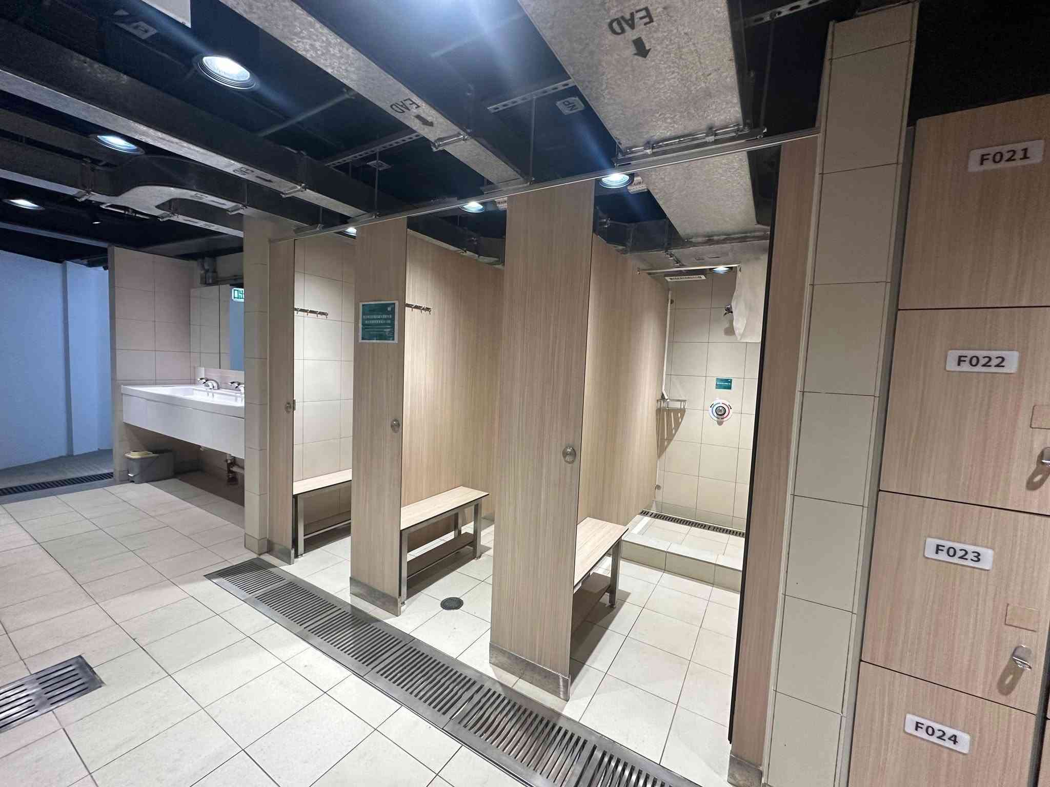 東岸板道︱觀景台航天主題光影投射夢幻打卡＋新增洗手間＋冷熱水淋浴間＋儲物櫃方便運動人士