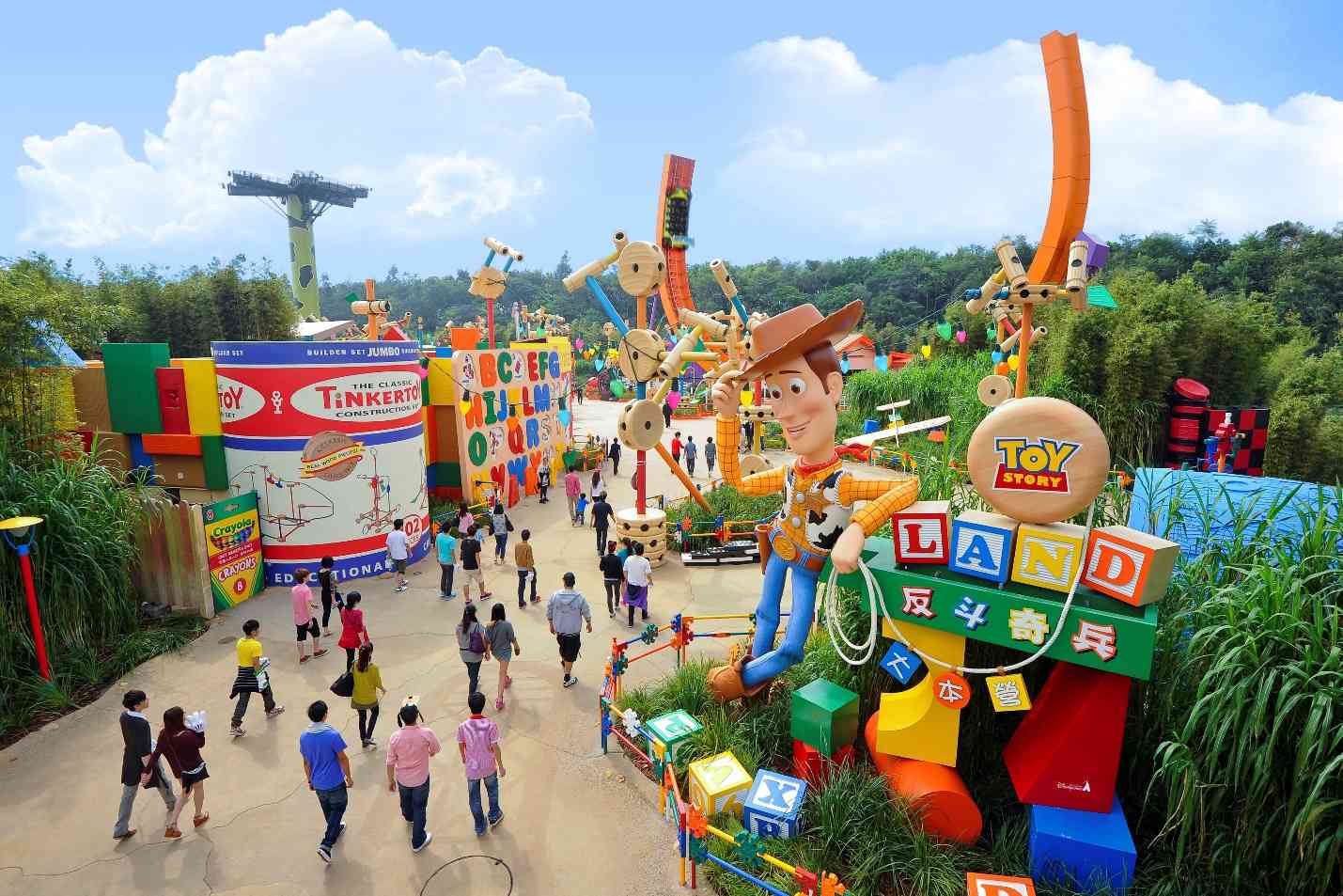 香港迪士尼樂園擴建計劃︱2027年「反斗奇兵大本營」全新大劇場Pixar 主題匯演＋Marvel主題園區新展館遊樂設施