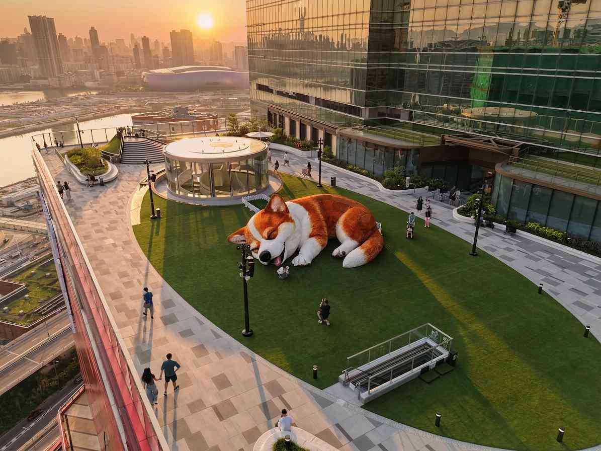 九龍灣好去處︱Mega Sky 空中花園日落美景＋巨型哥基裝置＋貓咪壁畫＋貓狗主題光影匯演
