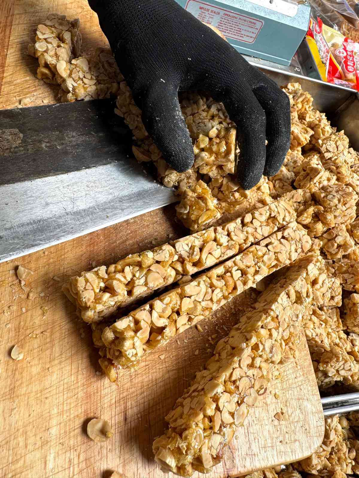 澳門合記手工花生糖 40年街頭車仔檔老字號