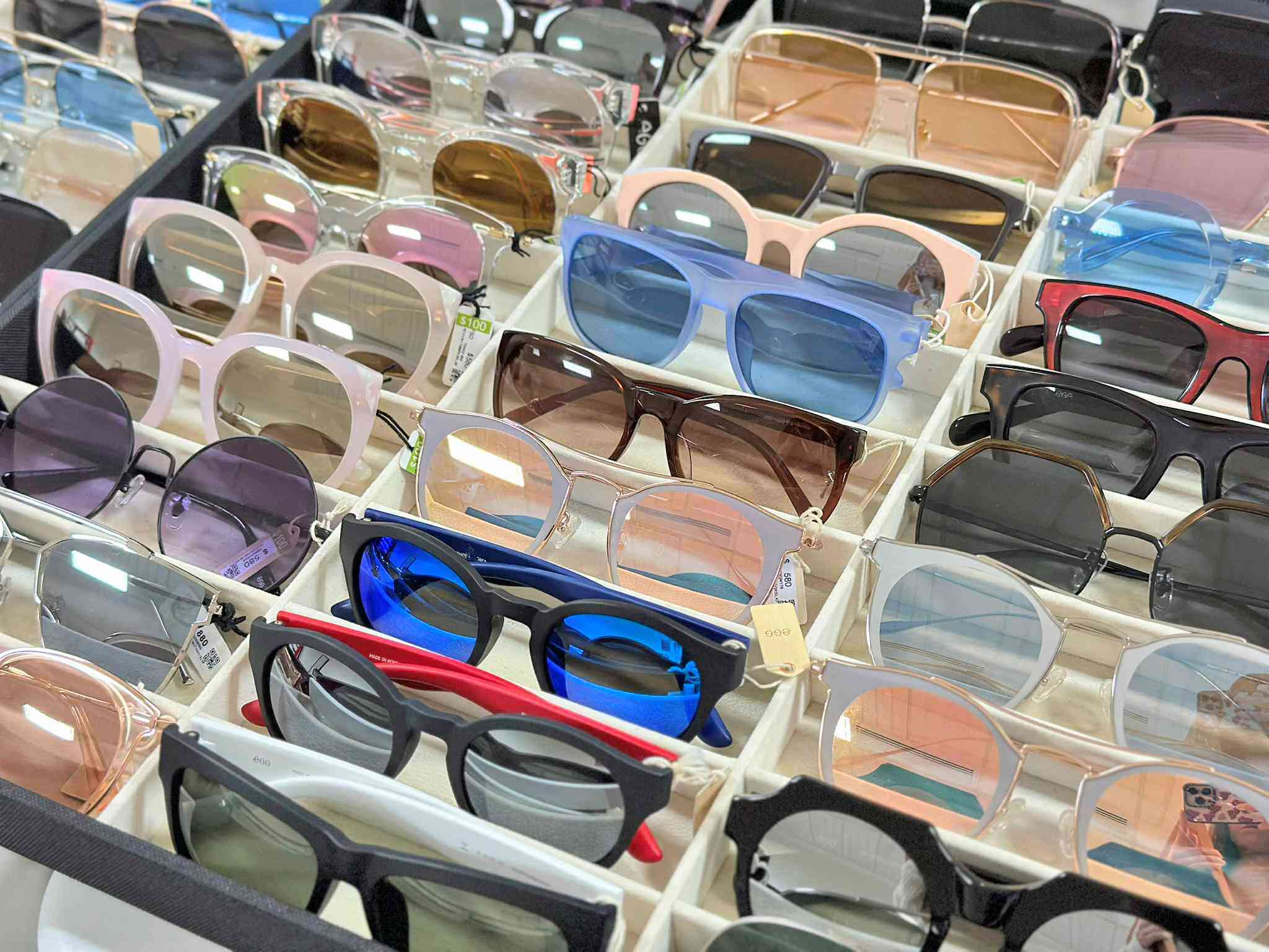 眼鏡88名牌開倉︱太陽眼鏡低至$100+鏡架鏡片組合$300起+配件最平$5 眼鏡88名牌開倉︱太陽眼鏡低至$100+鏡架鏡片組合$300起+配件最平$5
