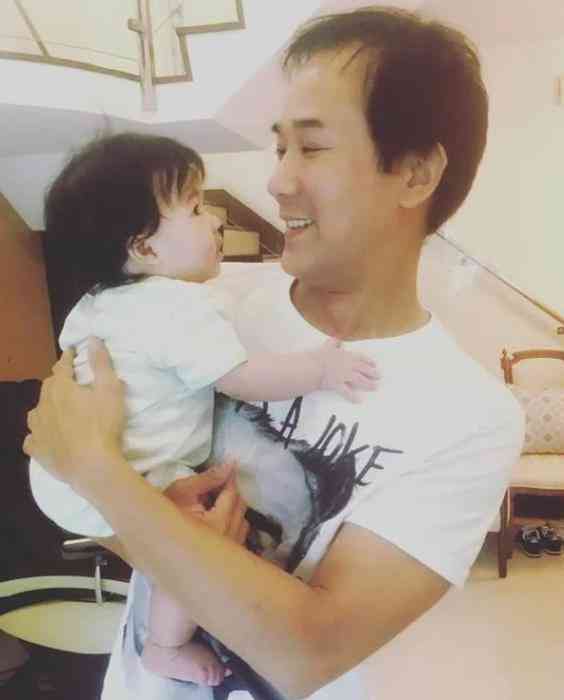 明星近況丨56歲前TVB「女星殺手」淪羅湖賣唱　曾與梅艷芳陳德容傳緋聞　轉戰商界自爆被騙8位數身家