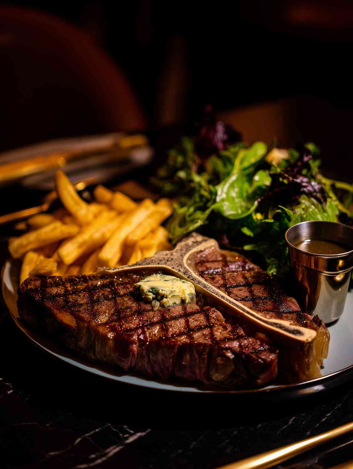 Flat Iron Steak 聖誕餐$498！IFC分店除夕煙花晚餐兩位$1,180：鴨肝+生蠔+黑毛豬扒/紅屋牛扒+巴斯克士蛋糕