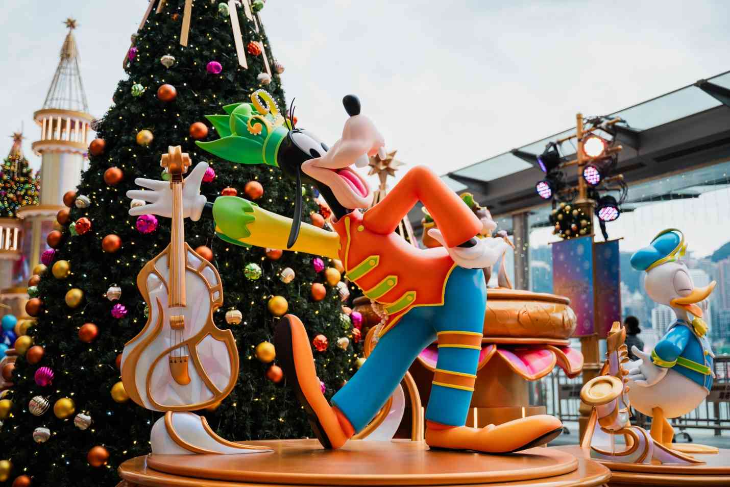 聖誕好去處2025︱海港城迪士尼9 米高奇妙聖誕樹，米奇/Duffy 與好友/魔雪奇緣世界打卡位＋快閃店