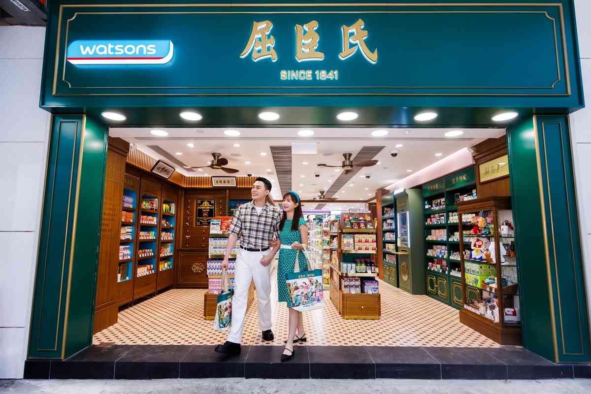 屈臣氏「經典復刻店」開業：木製百子櫃打卡位、免費即影即印「復古報章頭條」、必買獨定限定產品