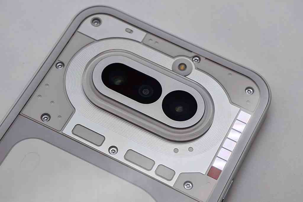 Nothing Phone (4a) 新加潛望式長焦鏡頭 全新Glyph Bar延續品牌玩味性
