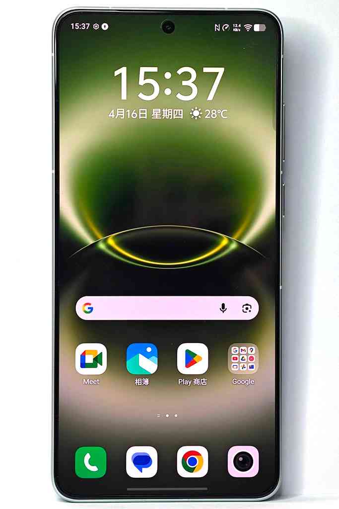 vivo X300 Ultra │專業影像創作旗艦手機，蔡司雙2億鏡拍出電影感