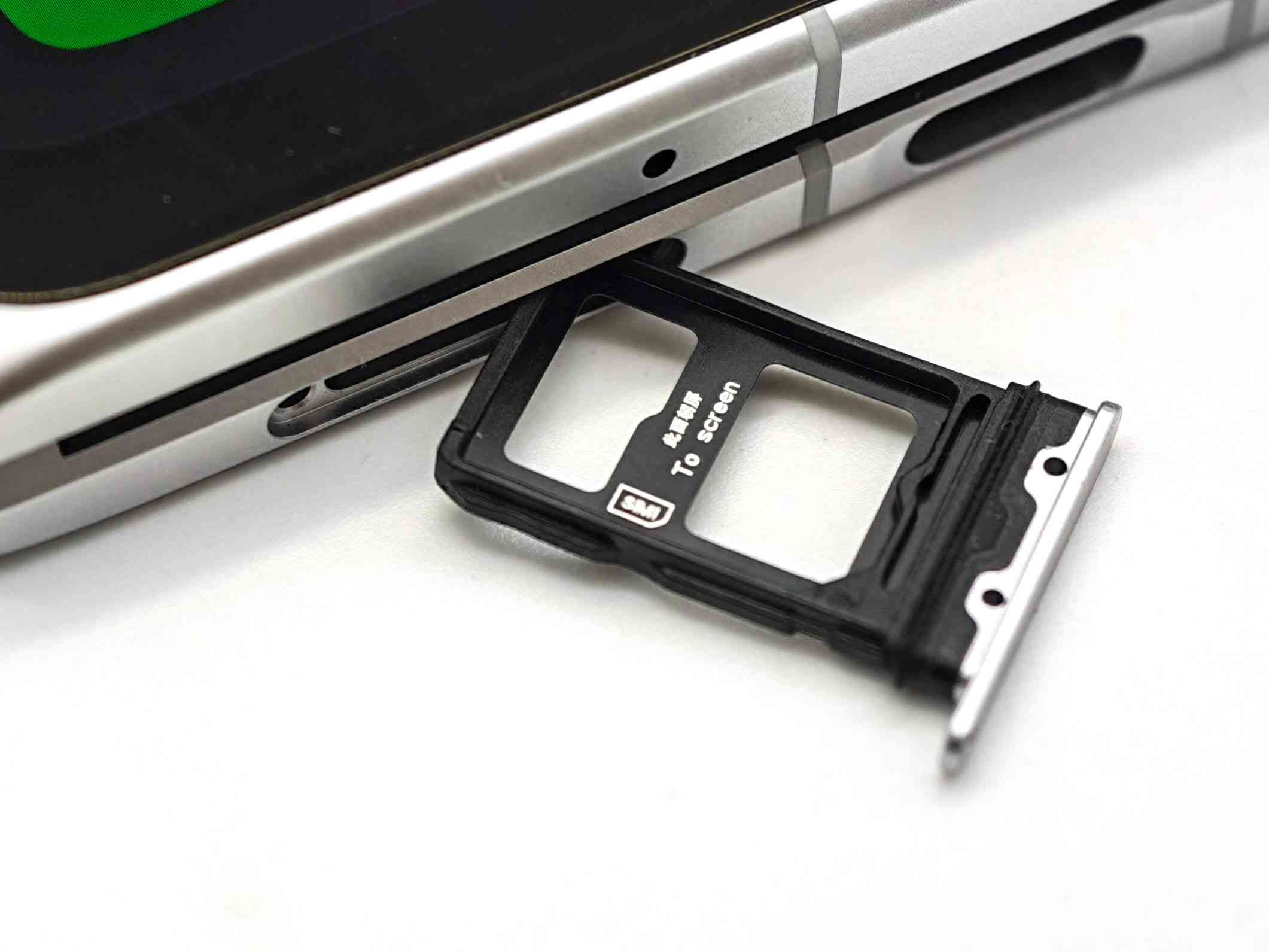 Honor Magic V6︱全能大熒幕輕薄摺機＋機身更耐用堅固＋優化AI體驗