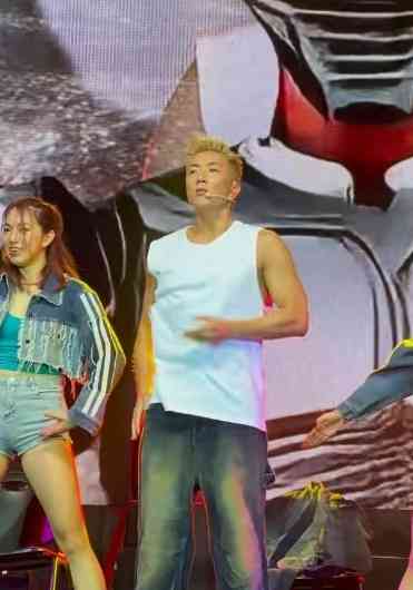 凍齡男神丨香港天后前男友內地開騷大曬麒麟臂　 Fit爆身形獲讚：比後生更靚仔