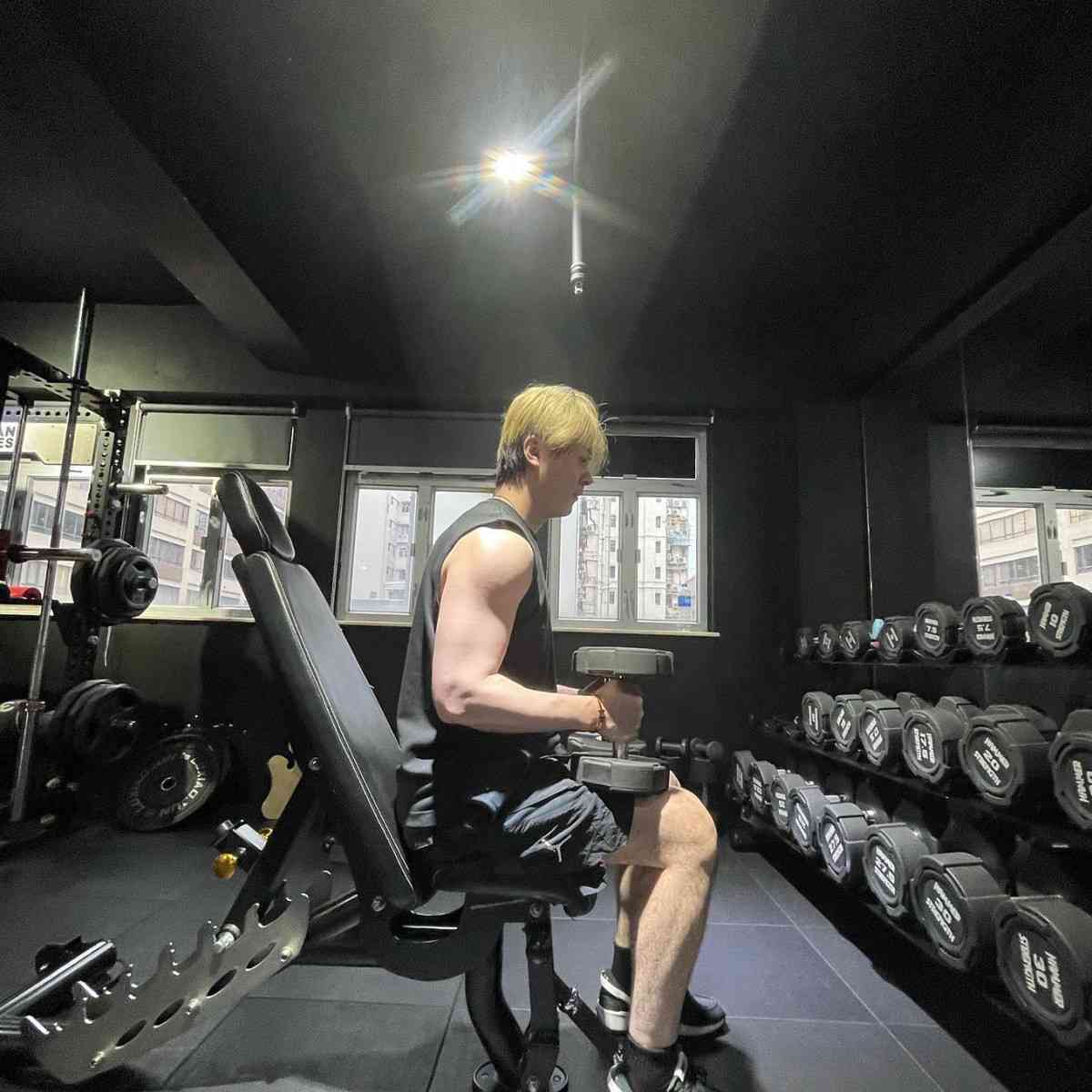 明星健康｜38歲英皇男歌手自爆長期食安眠藥　致神志不清做出「解釋不到的事」