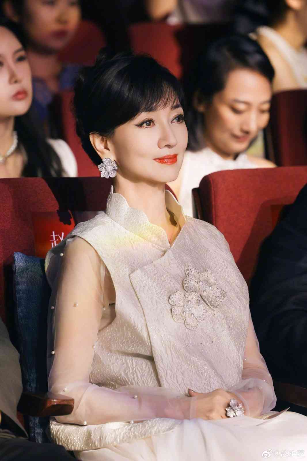 凍齡女神丨70年代TVB凍齡花旦「鄭少秋舊愛」突公開爆喊　傳2大原因令情緒崩潰
