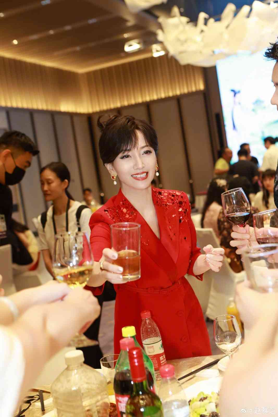 凍齡女神丨70年代TVB凍齡花旦「鄭少秋舊愛」突公開爆喊　傳2大原因令情緒崩潰