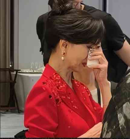 凍齡女神丨70年代TVB凍齡花旦「鄭少秋舊愛」突公開爆喊　傳2大原因令情緒崩潰