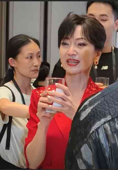 凍齡女神丨70年代TVB凍齡花旦「鄭少秋舊愛」突公開爆喊　傳2大原因令情緒崩潰