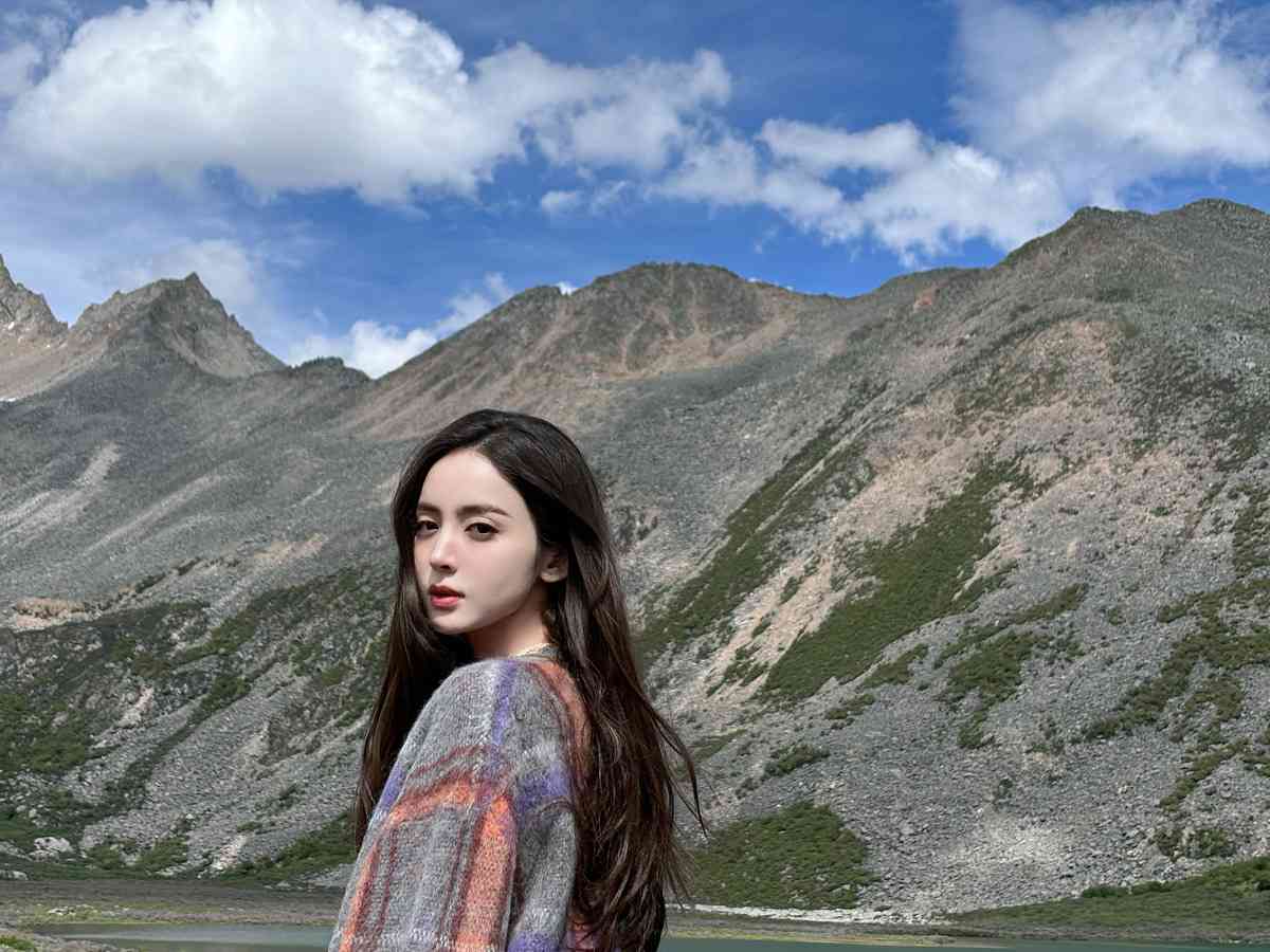 明星健康｜33歲女星暴瘦驚現「排骨胸」紙片身形惹健康憂慮　傳帶葡萄糖傍身防暈倒