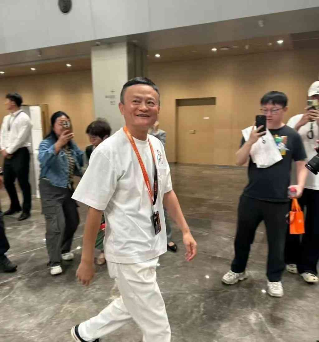 鍾睒睒第四度登胡潤中國首富,追平馬雲紀錄,雷軍「增長王」躍升至第五位 鍾睒睒第四度登胡潤中國首富,追平馬雲紀錄,雷軍「增長王」躍升至第五位