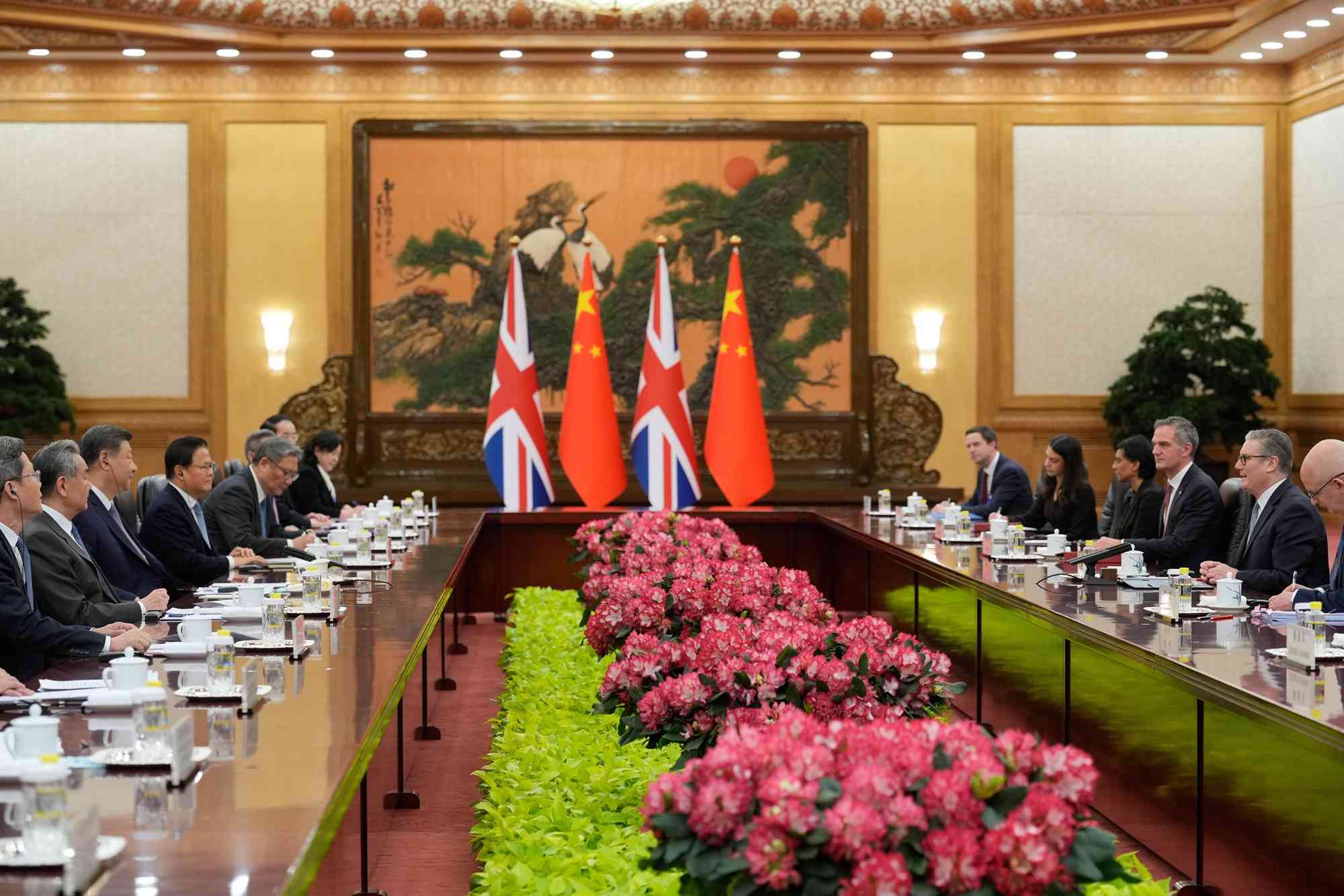 中英關係｜習近平晤施紀賢，雙方同意發展長期穩定全面戰略夥伴關係