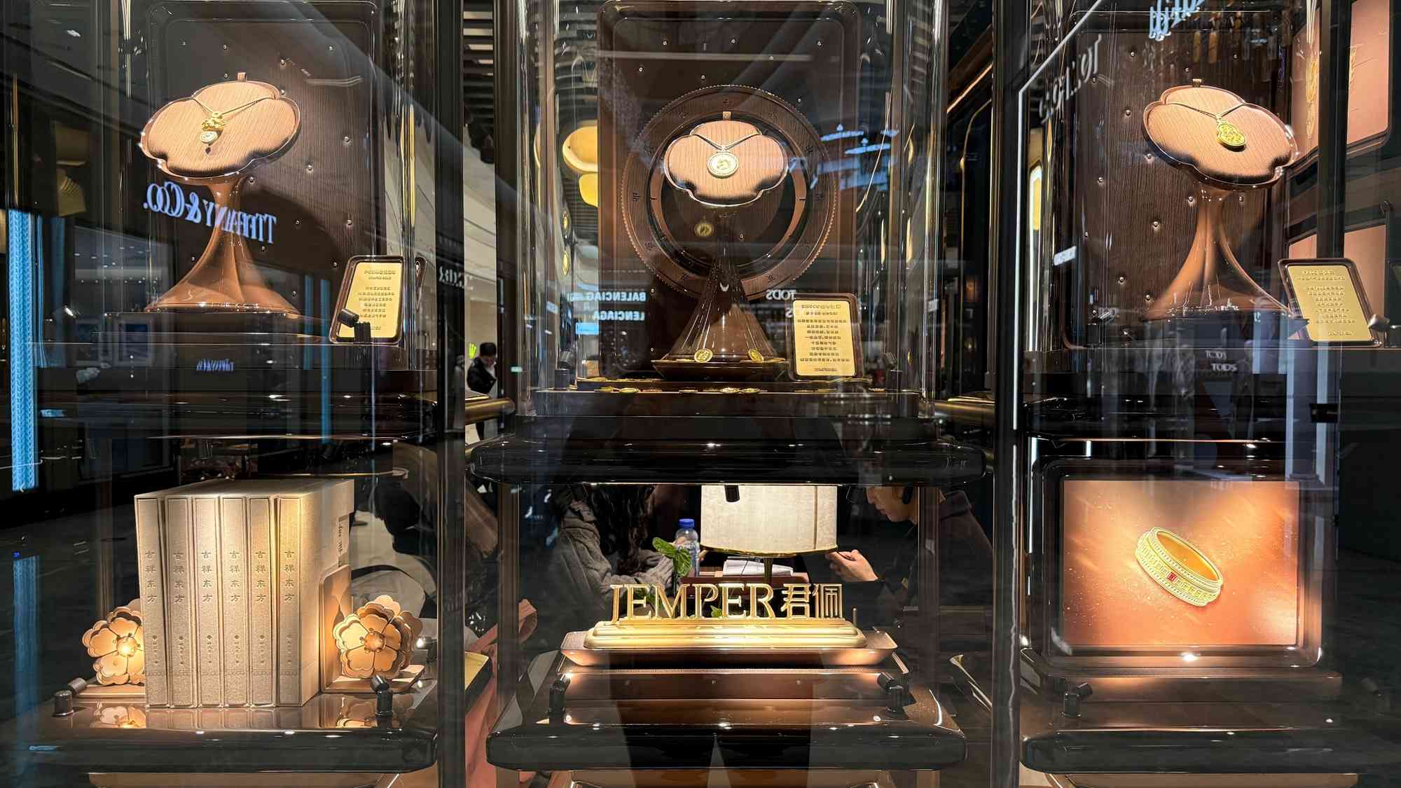 京城近觀｜古法黃金火爆，君佩北京首店迎排隊潮