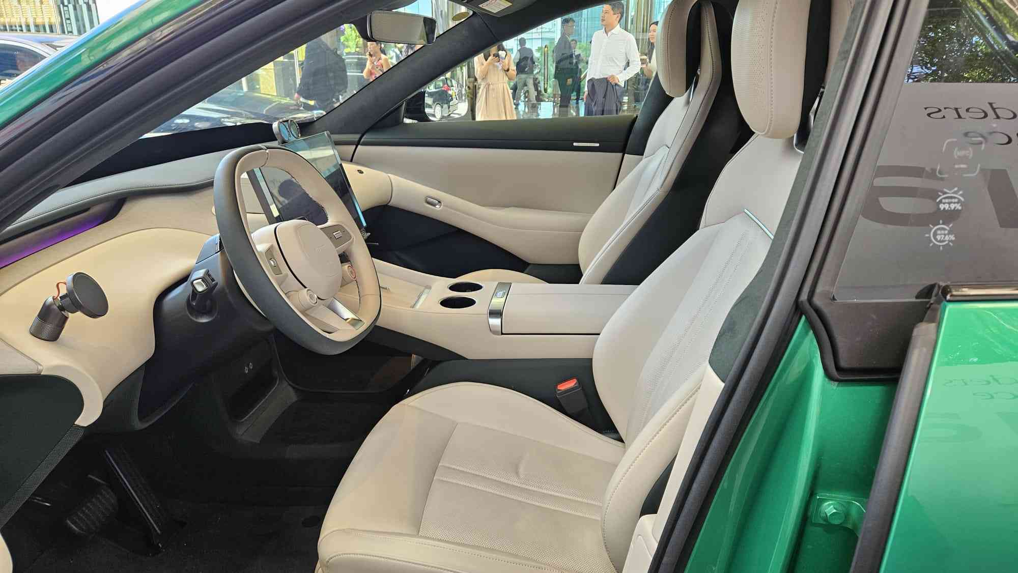 小米 | 首款純電動SUV YU7亮相香港，拓高端及家庭客（多圖）