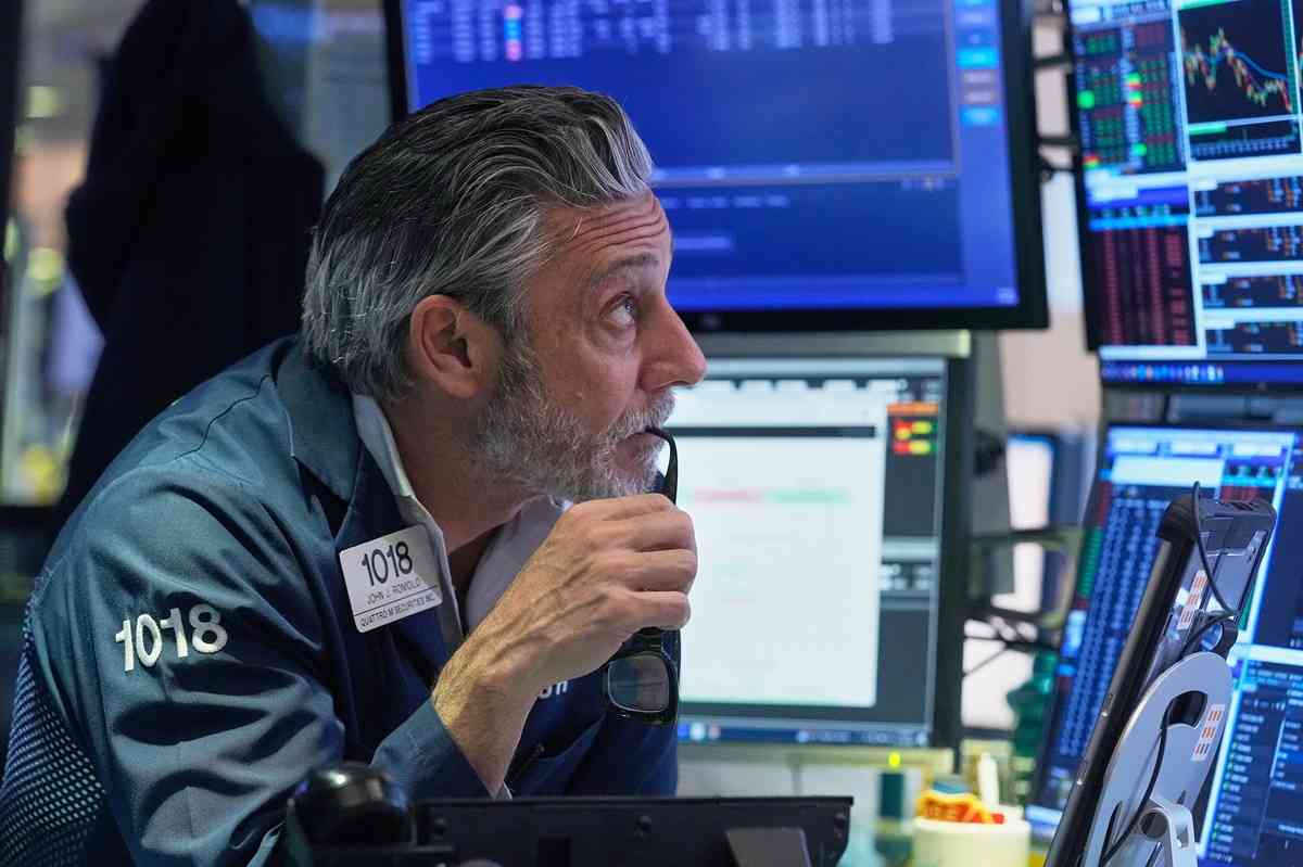 美股收盤 | 科技股反彈乏力,道指收市跌逾300點 美股收盤 | 科技股反彈乏力,道指收市跌逾300點