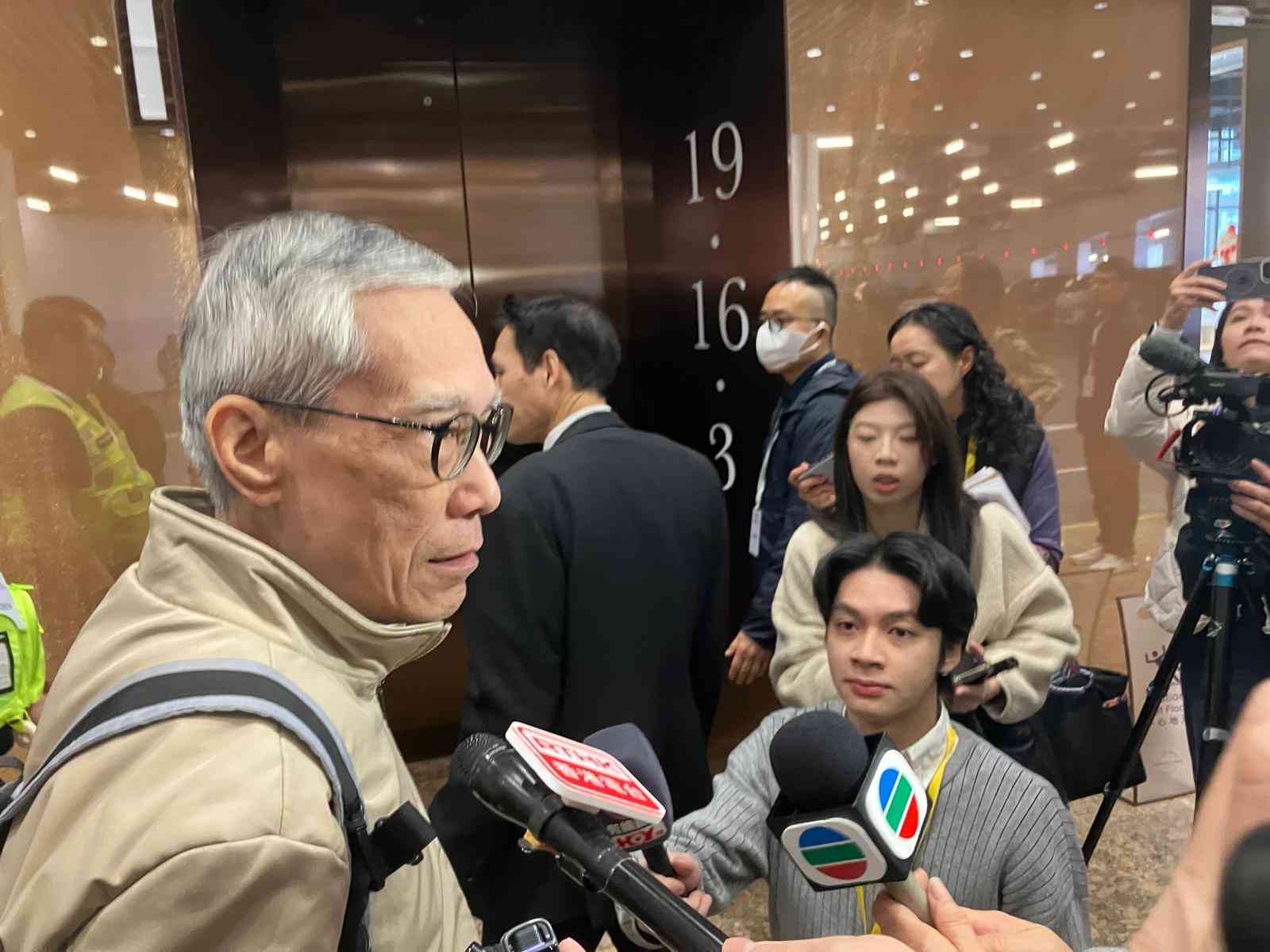 恒生私有化 | 滙控私有化恒生今表決，有小股東上市時已持貨感不捨，又指套現所得會用作買入內銀收息