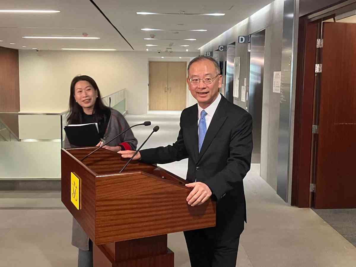 金管局余偉文：香港經濟發展勢頭良好，金融體系保持穩定