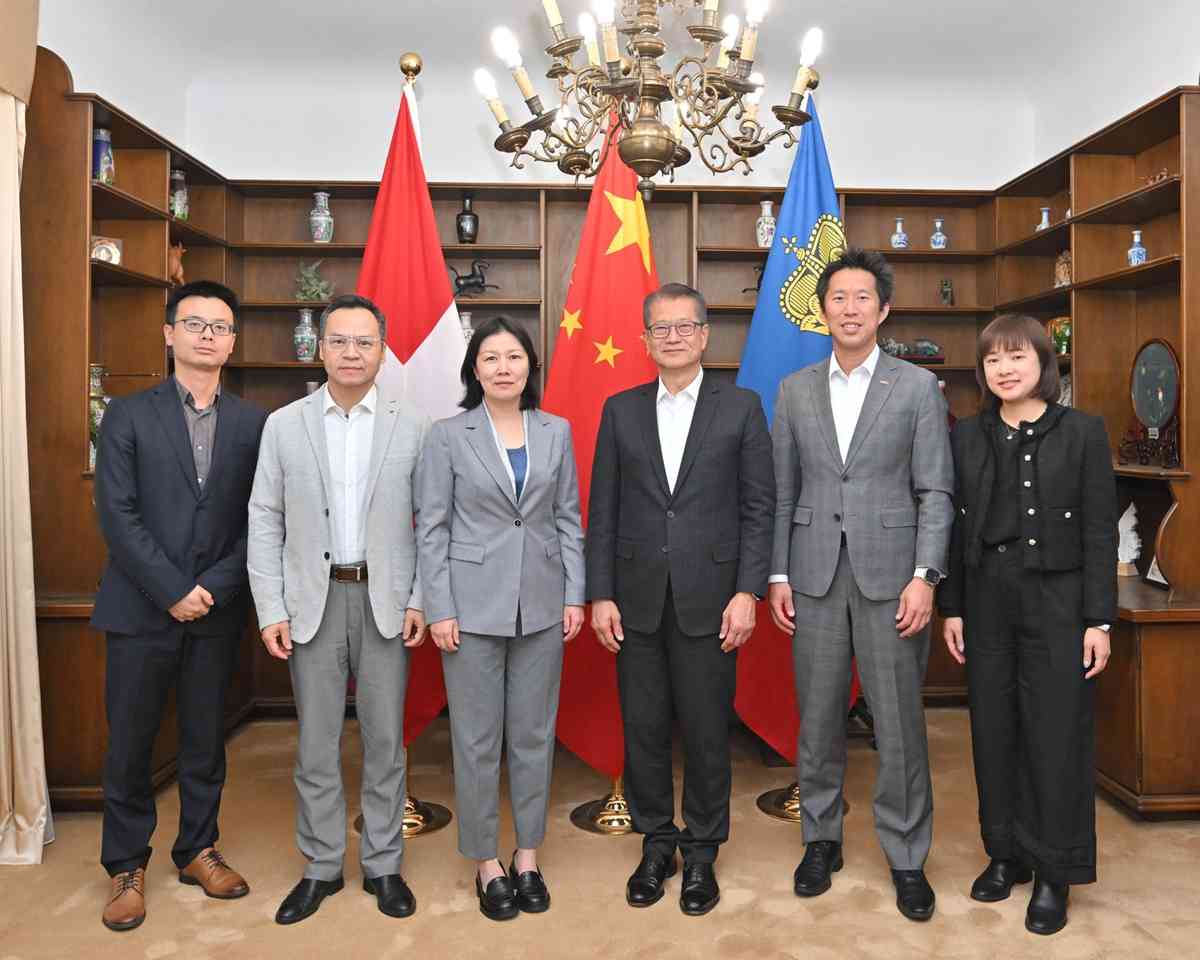 陳茂波訪蘇黎世：香港成資金安全港，IPO集資全球第一