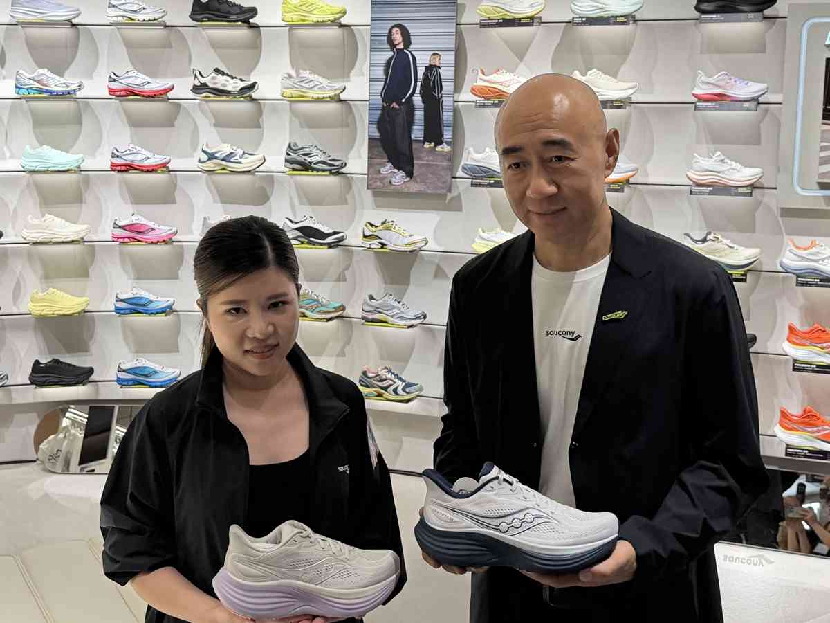 特步索康尼香港首店開幕，總裁田忠：料集團全年新開20至30間新店