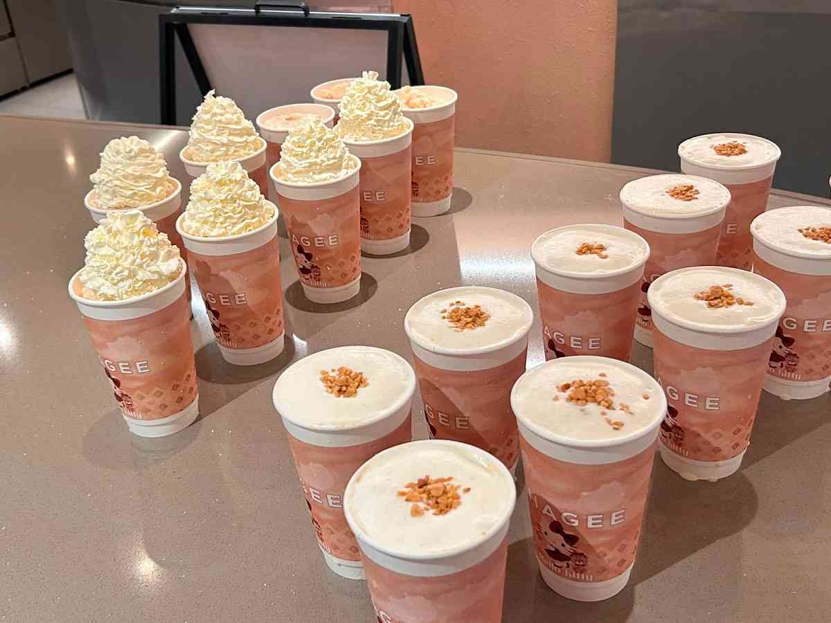 霸王茶姬料年底前本港再增兩間分店，年內產品不加價，亞洲首家Hello Kitty主題超級茶倉將登陸灣仔