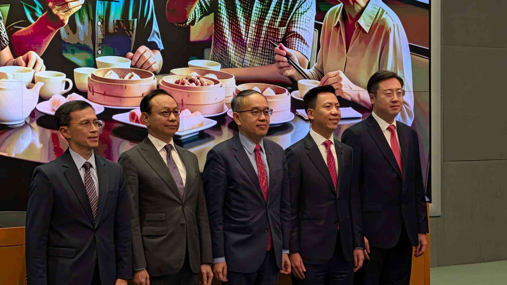 銀色債券 | 政府發行500億銀債，最高發行額550億元，保證息率4.25厘