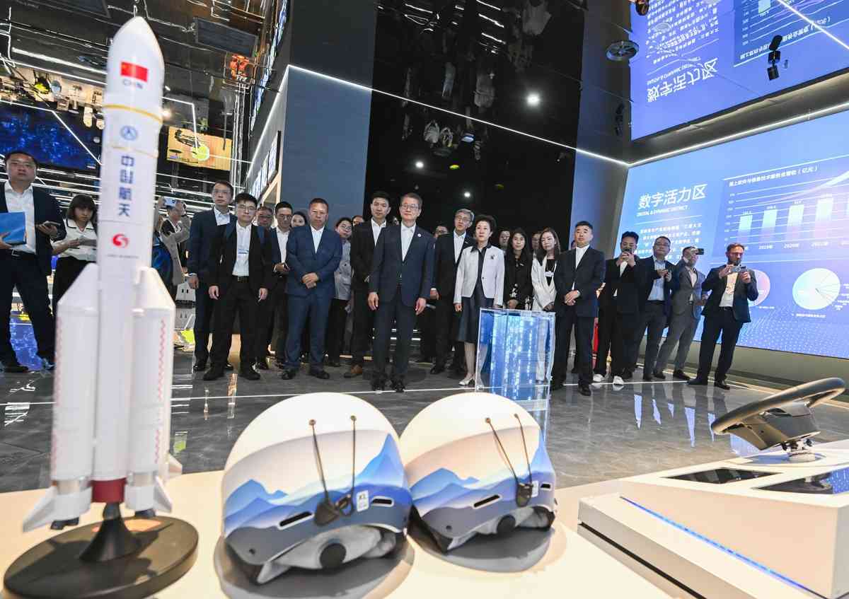 陳茂波：香港可成內地科企「國際化轉換器」，發揮超級聯繫人及增值人功能