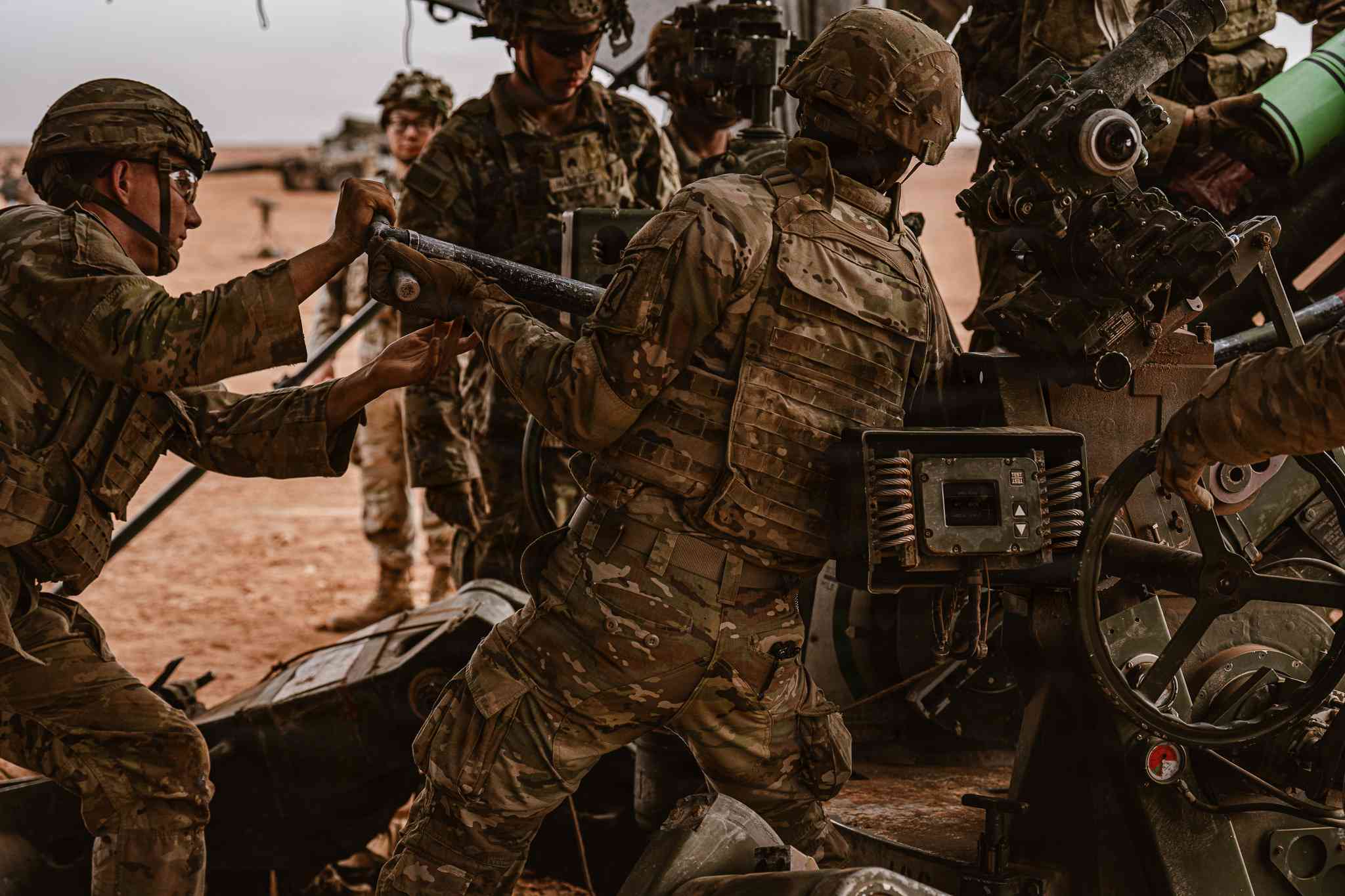 中東戰火 | 伊朗戰火第61日，阿聯酋宣布5月退出OPEC，紐約期油即時升4%