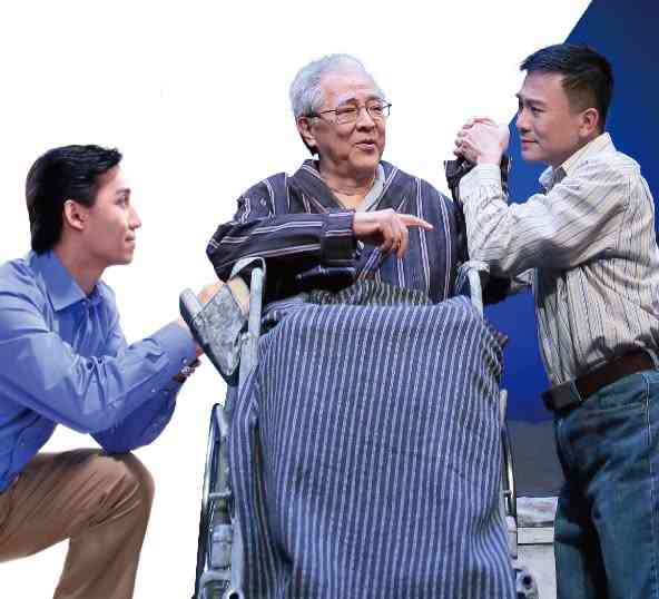 鍾景輝逝世︱戲劇泰斗享年89歲曾獲銀紫荊星章＋桃李滿門傳承戲劇＋《尋找他鄉的故事》旁白經典回憶