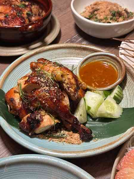 時尚越南食府Bistro Hoi An進駐九龍圓方，必吃會安烤乳豬、越式生牛肉他他、香茅燒雞臘腸飯