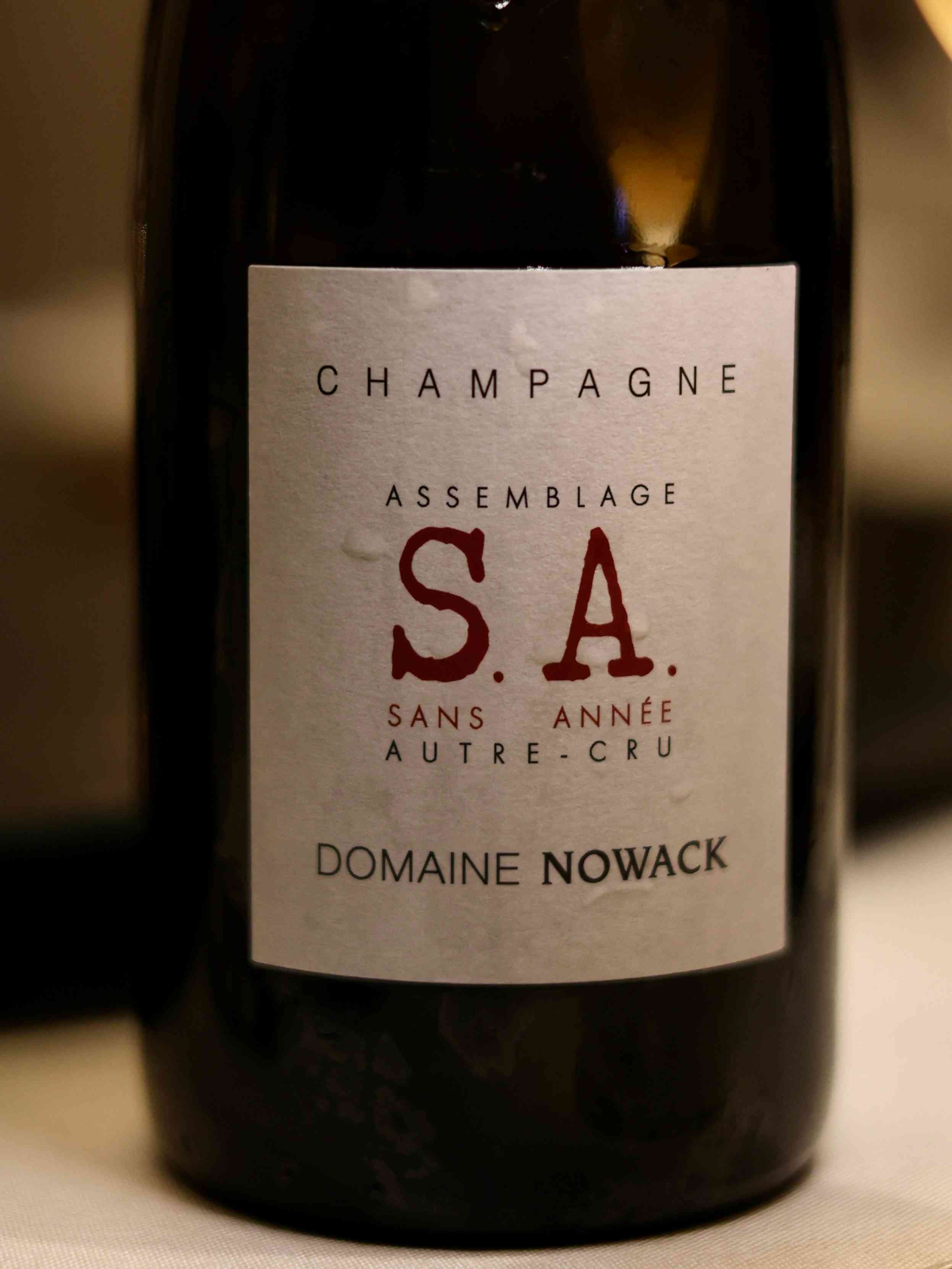 世界50最佳餐廳上榜中菜聯乘杭州米芝蓮二星!龍井蝦仁紙皮湯包、東坡婆參春卷,跨越城市的味覺之旅 世界50最佳餐廳上榜中菜聯乘杭州米芝蓮二星!龍井蝦仁紙皮湯包、東坡婆參春卷,跨越城市的味覺之旅