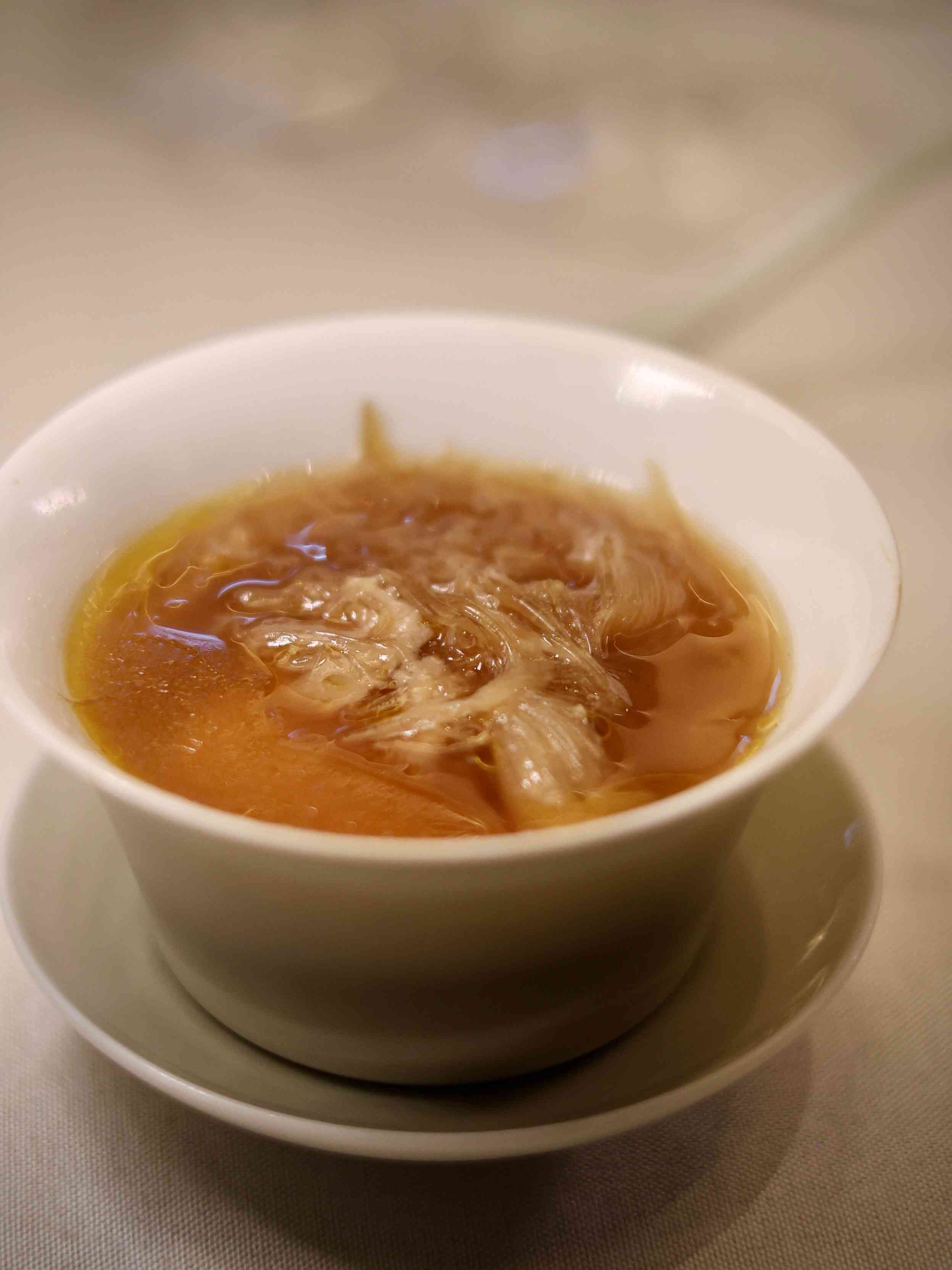 世界50最佳餐廳上榜中菜聯乘杭州米芝蓮二星!龍井蝦仁紙皮湯包、東坡婆參春卷,跨越城市的味覺之旅 世界50最佳餐廳上榜中菜聯乘杭州米芝蓮二星!龍井蝦仁紙皮湯包、東坡婆參春卷,跨越城市的味覺之旅