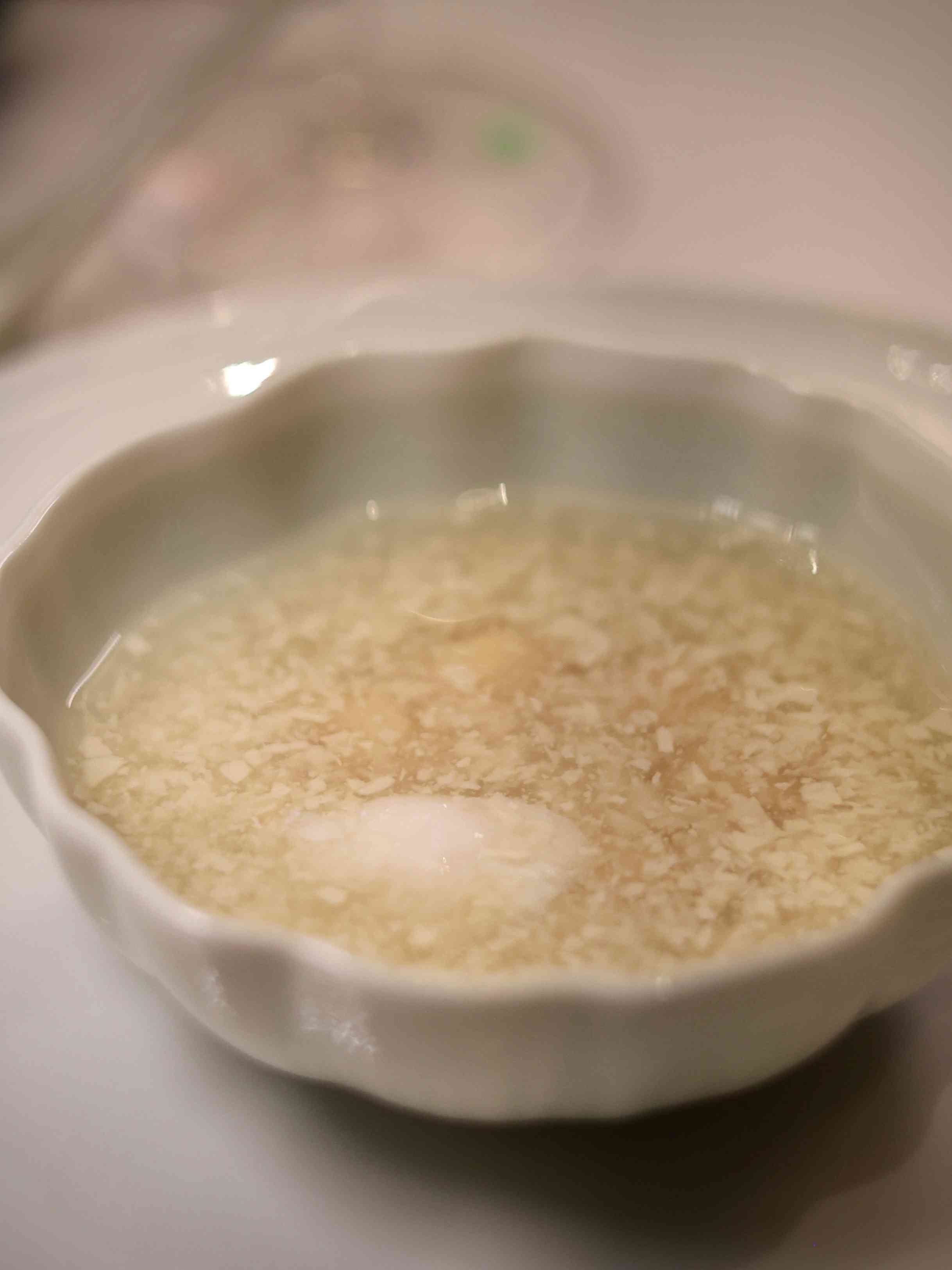 世界50最佳餐廳上榜中菜聯乘杭州米芝蓮二星!龍井蝦仁紙皮湯包、東坡婆參春卷,跨越城市的味覺之旅 世界50最佳餐廳上榜中菜聯乘杭州米芝蓮二星!龍井蝦仁紙皮湯包、東坡婆參春卷,跨越城市的味覺之旅