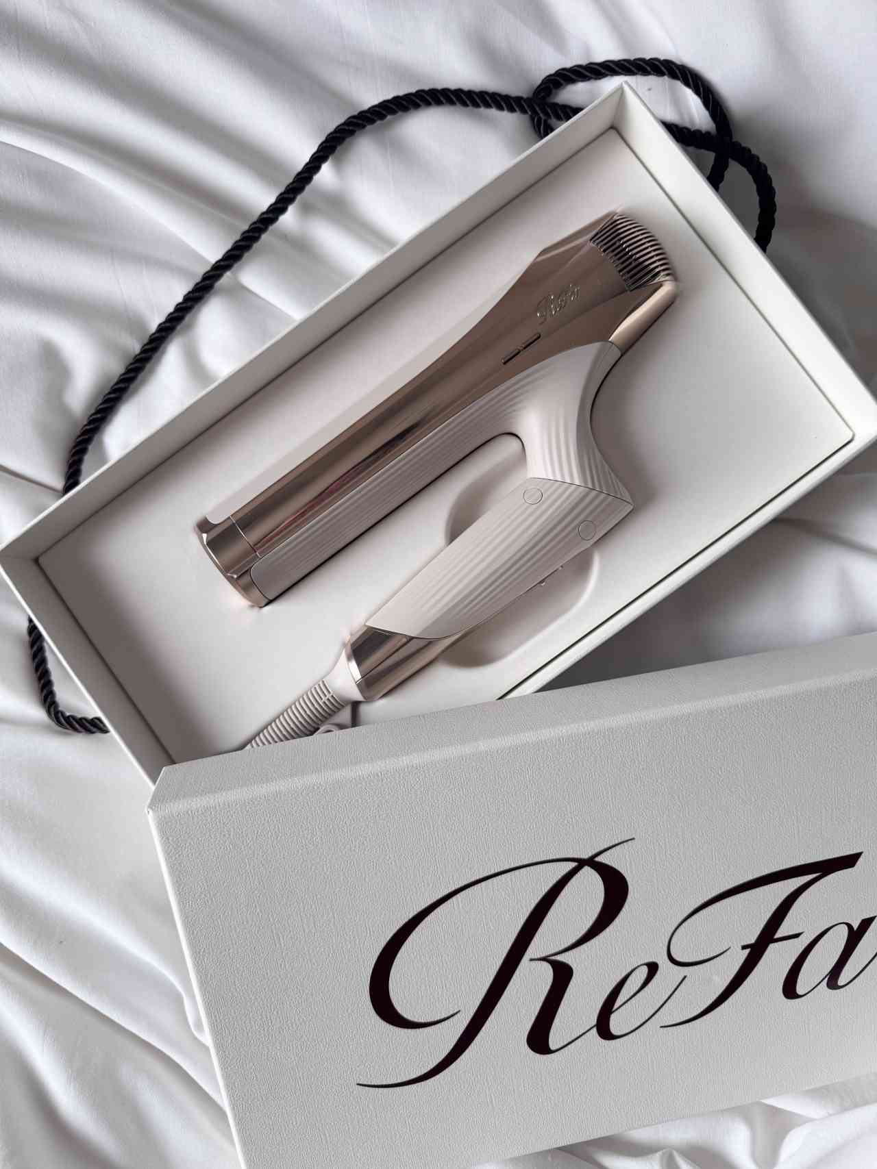 Threads美容圈大熱！ReFa智能風筒真的是美髮神器嗎？