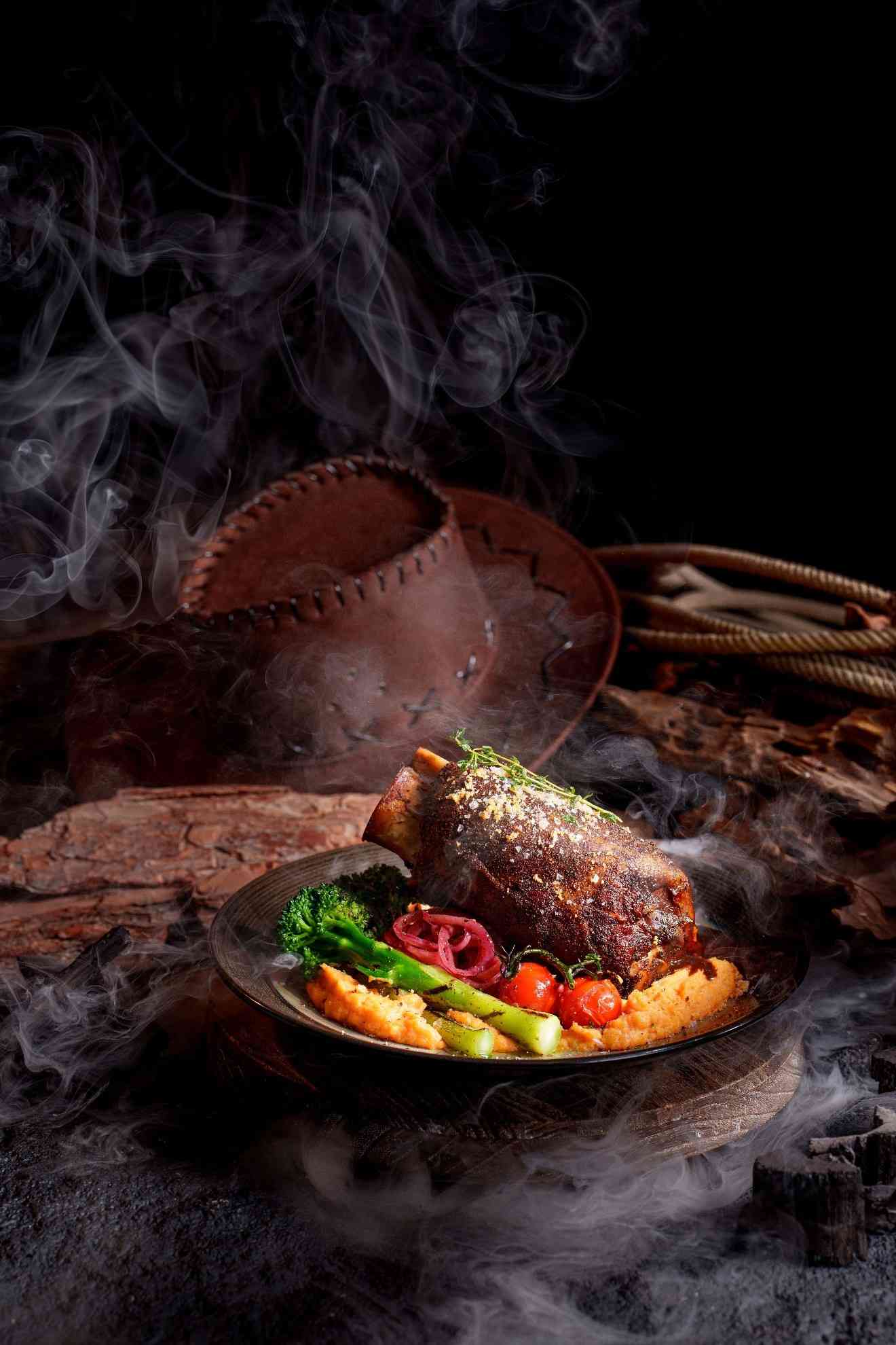 旺角Smokehouse Bar & Grill三道菜單晚市$298起,主打木炭煙燻料理+必試招牌雙層煙燻牛胸肉漢堡+創意雞尾酒 旺角Smokehouse Bar & Grill三道菜單晚市$298起,主打木炭煙燻料理+必試招牌雙層煙燻牛胸肉漢堡+創意雞尾酒