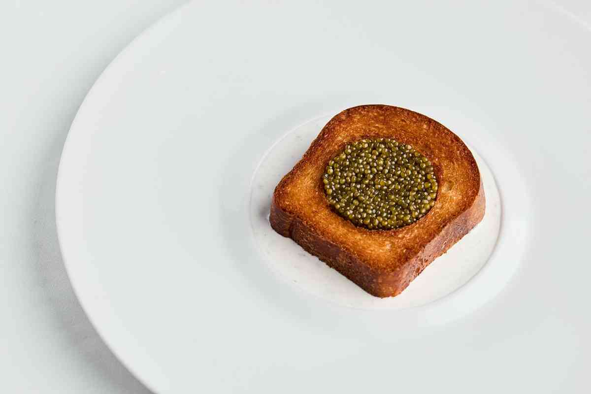 中環米芝蓮一星法國菜新主廚上任：魚子醬牛肉他他、棘刺龍蝦配北海道南瓜，沉浸式美食劇場！