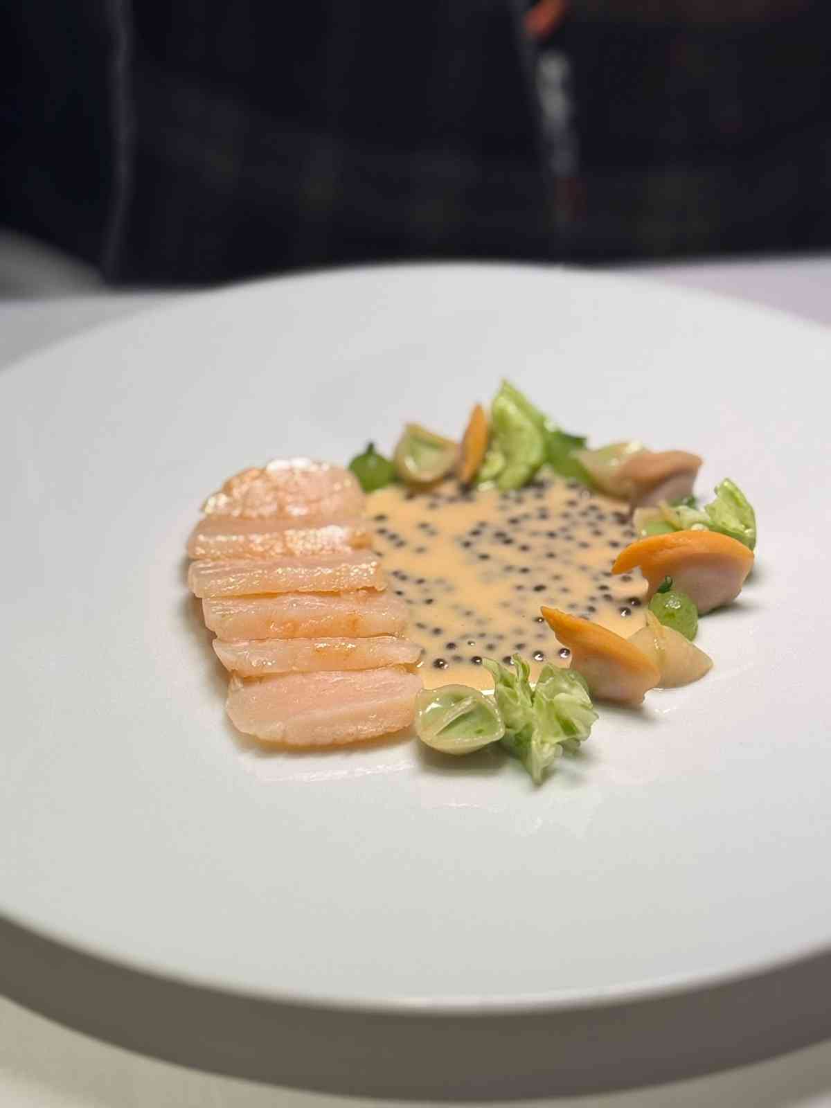 中環米芝蓮一星法國菜新主廚上任：魚子醬牛肉他他、棘刺龍蝦配北海道南瓜，沉浸式美食劇場！