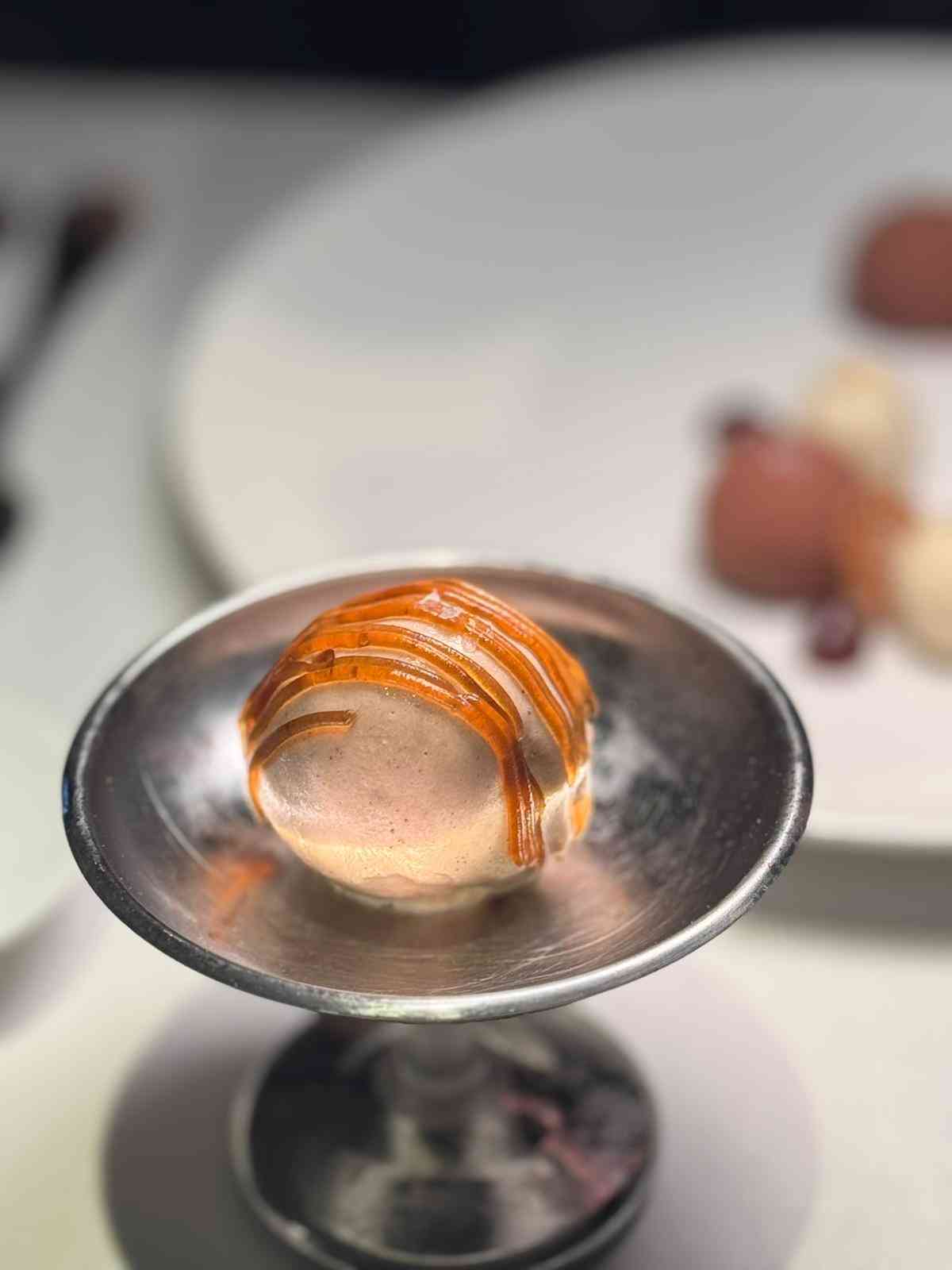 中環米芝蓮一星法國菜新主廚上任：魚子醬牛肉他他、棘刺龍蝦配北海道南瓜，沉浸式美食劇場！