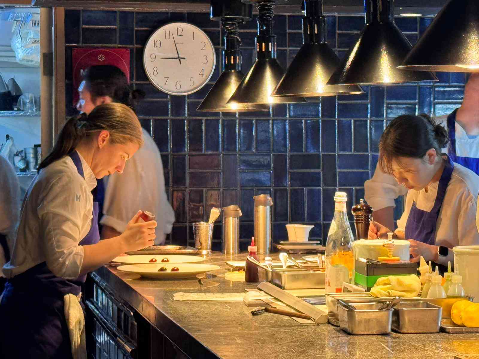 中環米芝蓮一星法國菜新主廚上任：魚子醬牛肉他他、棘刺龍蝦配北海道南瓜，沉浸式美食劇場！