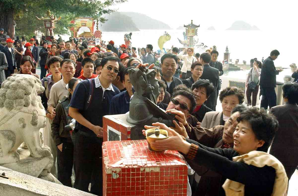 從董先生到現在,香港進入新時代(上) 從董先生到現在,香港進入新時代(上)