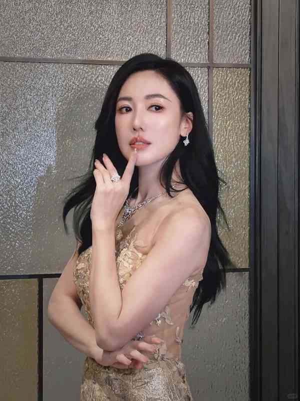 李施嬅︱45歲李施嬅白滑零皺紋　公開坐長途機護膚秘訣簡單6招養成水光肌